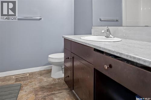 35 5004 James Hill Road, Regina, SK - Indoor Photo Showing Bathroom