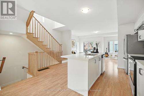 19 Heathrow Lane, Caledon, ON - Indoor Photo Showing Kitchen
