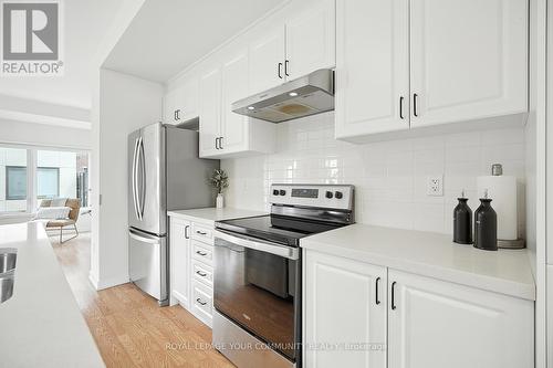 19 Heathrow Lane, Caledon, ON - Indoor Photo Showing Kitchen With Double Sink With Upgraded Kitchen
