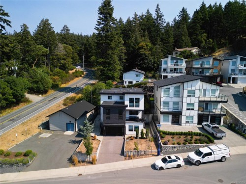 3552 Myles Mansell Rd, Langford, BC 