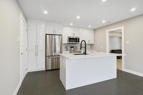 Kitchen - 17160 Boul. Gouin O., Montréal (Pierrefonds-Roxboro), QC - Indoor Photo Showing Kitchen With Upgraded Kitchen