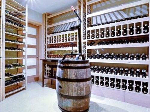 Cave à vin - 7 11E Avenue, Laval (Auteuil), QC - 