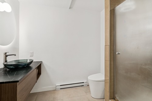 Salle de bains - 7 11E Avenue, Laval (Auteuil), QC - Indoor Photo Showing Bathroom