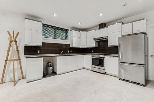 Intergénération - 7 11E Avenue, Laval (Auteuil), QC - Indoor Photo Showing Kitchen