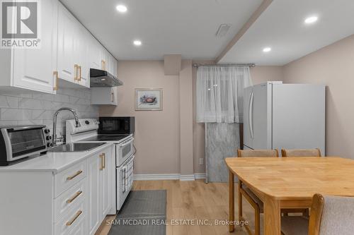 7691 Wildfern Drive, Mississauga, ON - Indoor Photo Showing Kitchen