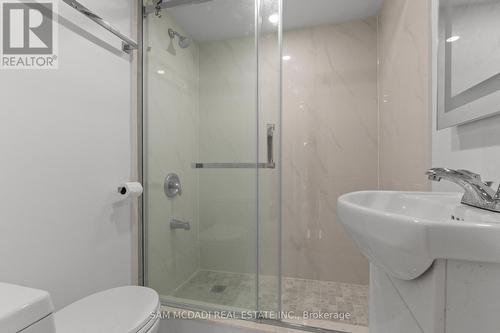 7691 Wildfern Drive, Mississauga, ON - Indoor Photo Showing Bathroom