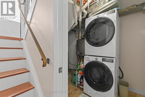 7691 Wildfern Drive, Mississauga, ON - Indoor Photo Showing Laundry Room