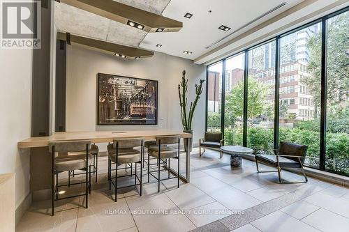 212 - 400 Wellington Street W, Toronto, ON - Indoor Photo Showing Other Room