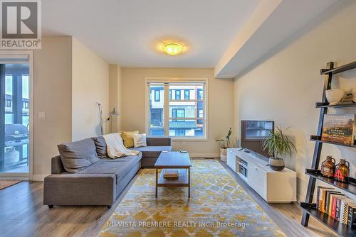 926 Battery Park, London North (North M), ON - Indoor Photo Showing Living Room