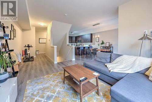 926 Battery Park, London North (North M), ON - Indoor Photo Showing Living Room