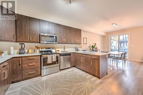 926 Battery Park, London North (North M), ON - Indoor Photo Showing Kitchen