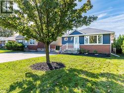 30 ALDERNEY AVENUE  Hamilton, ON L9A 2A5