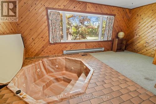 3754 Highland Drive, Fort Erie (Ridgeway), ON - Indoor Photo Showing Other Room