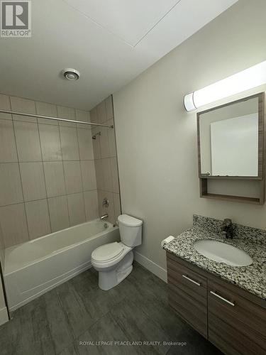 410 - 253 Albert Street, Waterloo, ON - Indoor Photo Showing Bathroom