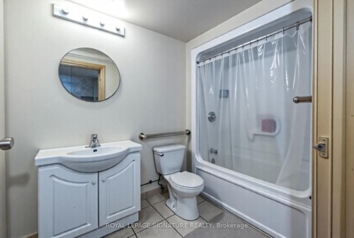 304-251 Lester Street, Waterloo, ON - Indoor Photo Showing Bathroom
