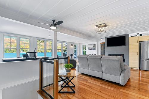 Salon - 193 Ch. De L'Aéroport, Saint-Donat, QC - Indoor