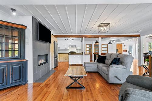 Salon - 193 Ch. De L'Aéroport, Saint-Donat, QC - Indoor Photo Showing Living Room With Fireplace