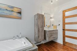 Salle de bains attenante à la CCP - 