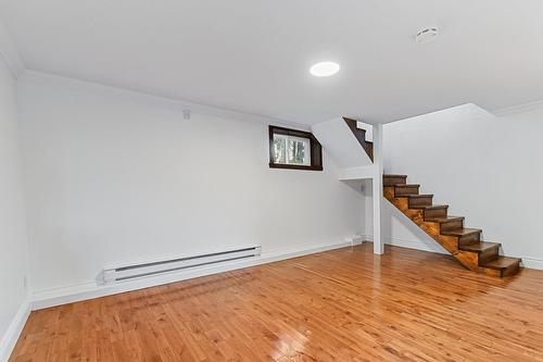 Salle familiale - 193 Ch. De L'Aéroport, Saint-Donat, QC - Indoor Photo Showing Other Room