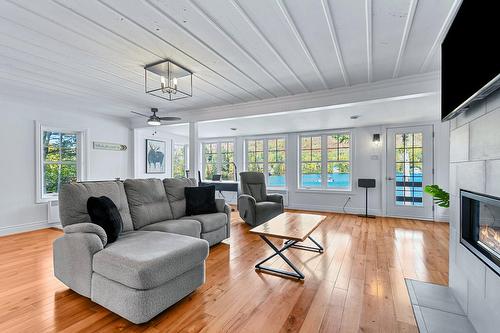 Salon - 193 Ch. De L'Aéroport, Saint-Donat, QC - Indoor Photo Showing Living Room With Fireplace