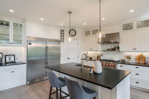 3943 Dillman Rd, Campbell River, BC 