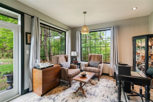 3943 Dillman Rd, Campbell River, BC 