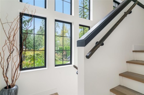 3943 Dillman Rd, Campbell River, BC 