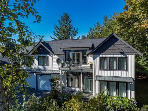 3943 Dillman Rd, Campbell River, BC 