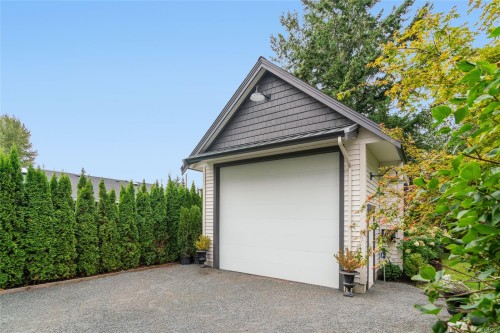 3943 Dillman Rd, Campbell River, BC 