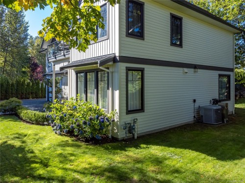 3943 Dillman Rd, Campbell River, BC 