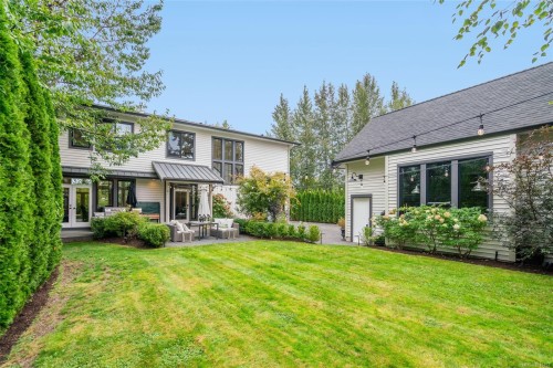 3943 Dillman Rd, Campbell River, BC 