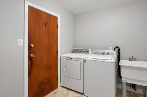 1437 Stag Rd, Campbell River, BC 