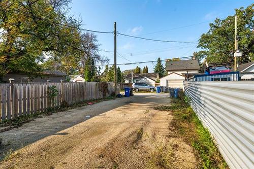 219 Roger St, Winnipeg, MB 