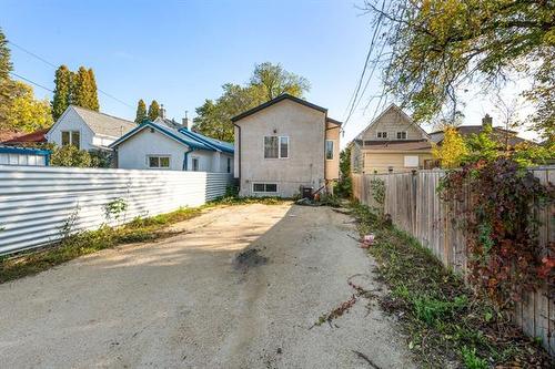 219 Roger St, Winnipeg, MB 