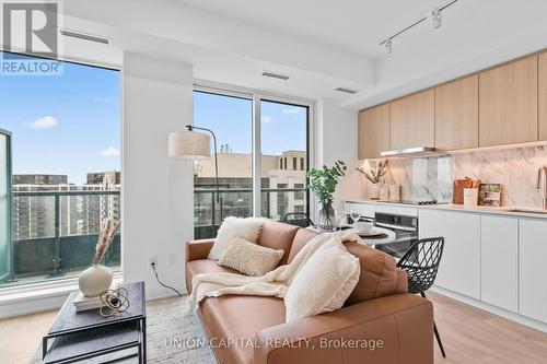 Ph06 - 1100 Sheppard Avenue W, Toronto, ON - Indoor Photo Showing Living Room