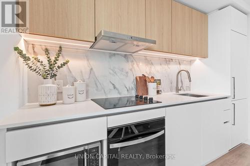 Ph06 - 1100 Sheppard Avenue W, Toronto, ON - Indoor Photo Showing Kitchen