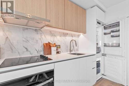 Ph06 - 1100 Sheppard Avenue W, Toronto, ON - Indoor Photo Showing Kitchen