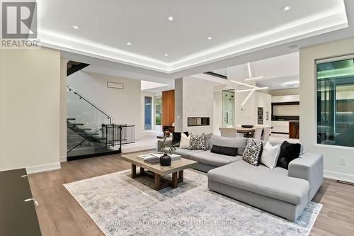 2075 Shawanaga Trail, Mississauga, ON - Indoor Photo Showing Living Room