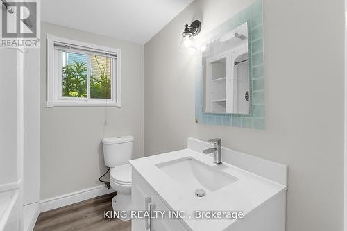 290 Lincoln Road, Waterloo, ON - Indoor Photo Showing Bathroom