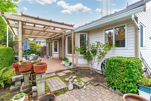 801 Country Club Dr, Cobble Hill, BC 