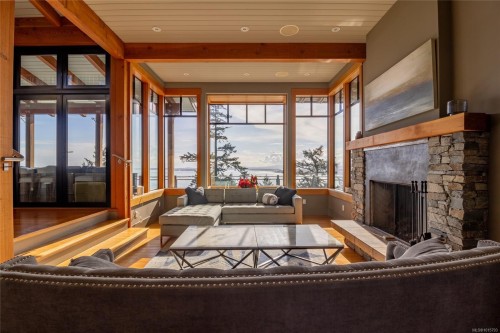 6927 Pirates Rd, Pender Island, BC 