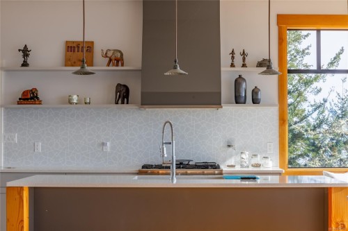 6927 Pirates Rd, Pender Island, BC 