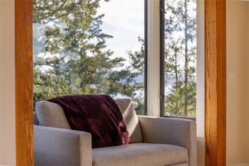 6927 Pirates Rd, Pender Island, BC 