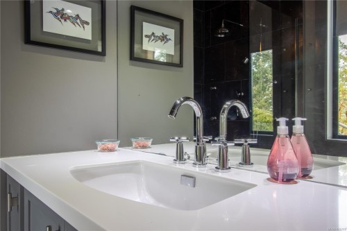 6927 Pirates Rd, Pender Island, BC 