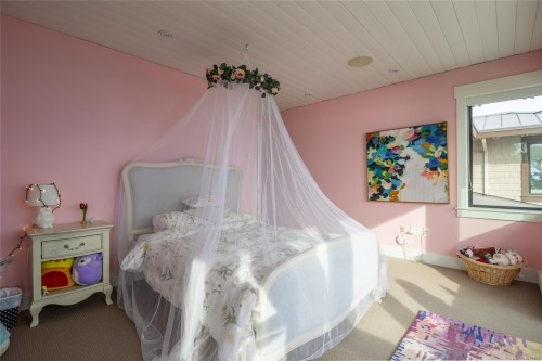 6927 Pirates Rd, Pender Island, BC 