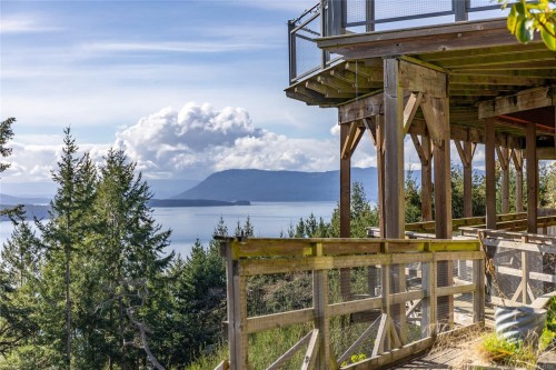 6927 Pirates Rd, Pender Island, BC 