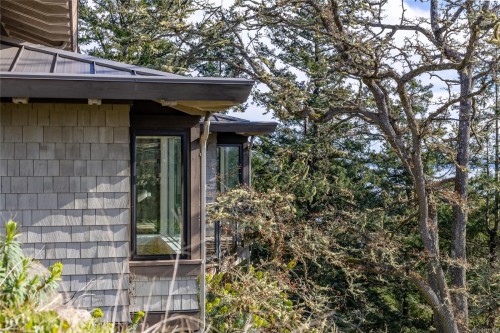 6927 Pirates Rd, Pender Island, BC 
