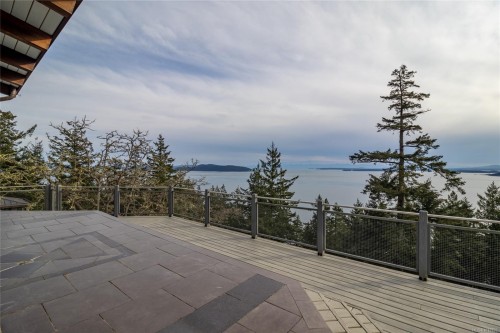 6927 Pirates Rd, Pender Island, BC 