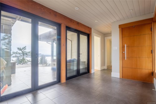 6927 Pirates Rd, Pender Island, BC 