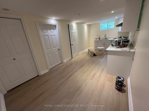 Bsmt-86 Gardiner Drive, Hamilton, ON - Indoor Photo Showing Other Room